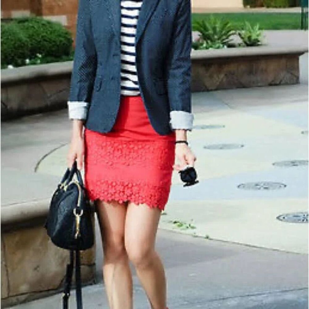 J. Crew 100% Cotton Red Daisy Lace Mini Skirt | Size 0 | Gently Used